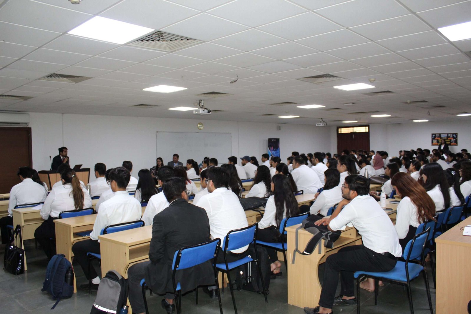 Expert speaker presentation